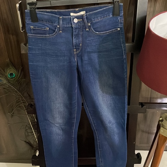 Levis 311 shaping skinny blue jeans. Waist 27 - Picture 4 of 5